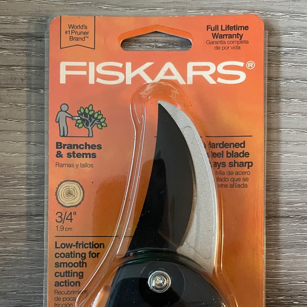 Fiskars Pruner with Black and Orange Handle - Picture 2 of 4